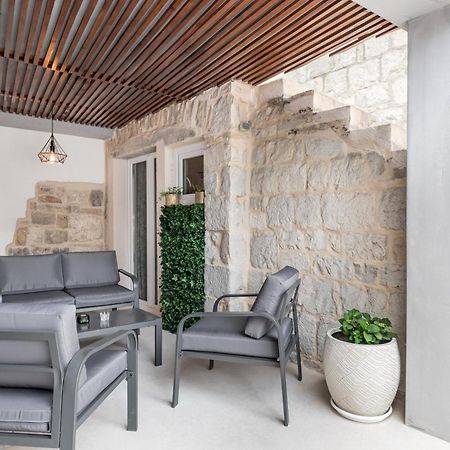 Heritage Apartman Geza In Centar With Private Parking คาชเตลา ภายนอก รูปภาพ